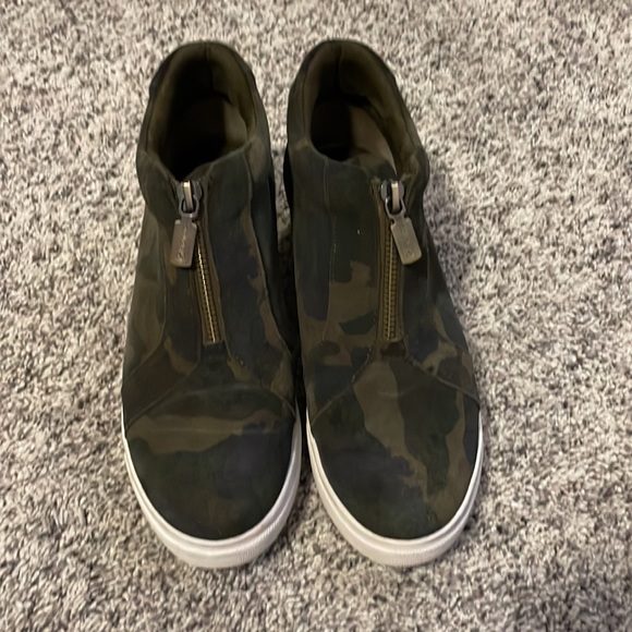 Wedge sneaker - Picture 2 of 2